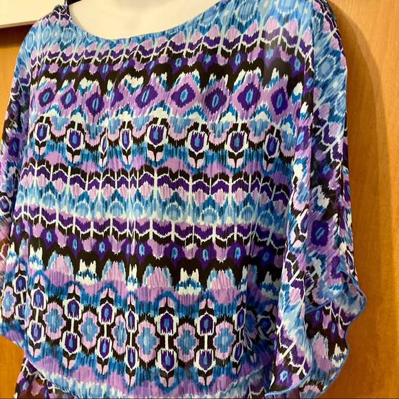 Frankie & Missy Batwing Top - Picture 10 of 10